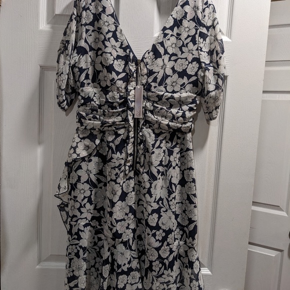 Navy Blue Floral Dress women's size 6P - Picture 3 of 5
